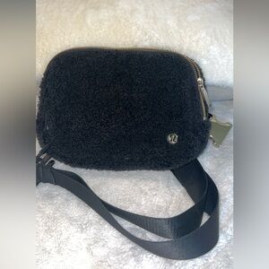 Lululemon black waist bag